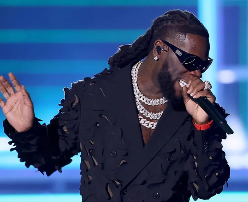 Burna Boy Delivers a Stella performance at the BBMA’s