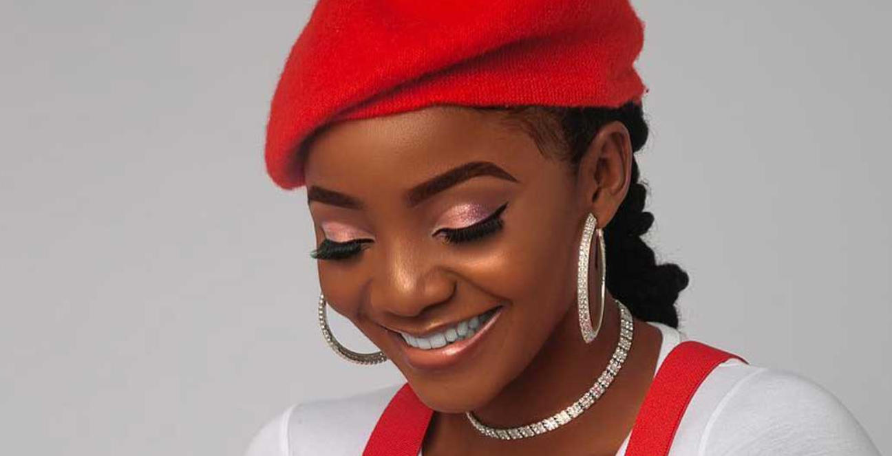 SIMI is the 1st female artist to reach 100m streams on Boomplay